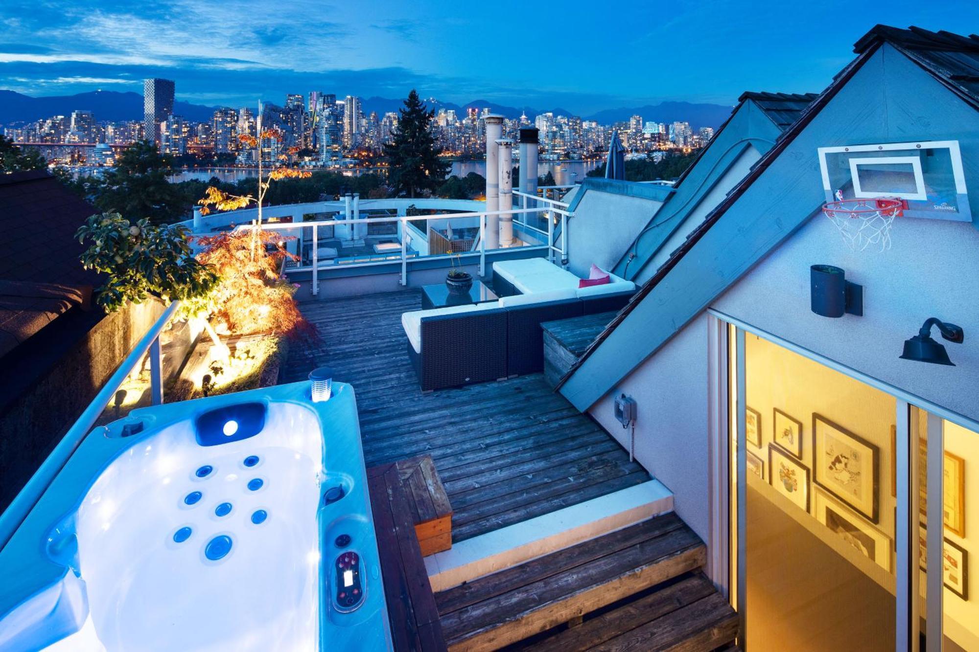 Stunning Views Penthouse Suite Vancouver Exterior photo